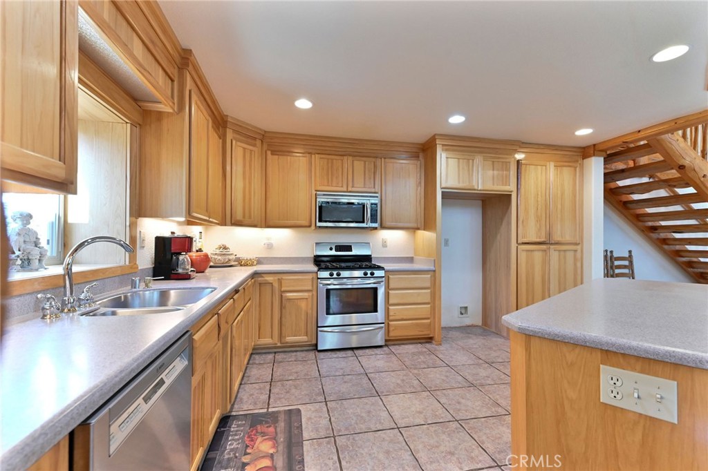 21416 Robin Property Photo 13