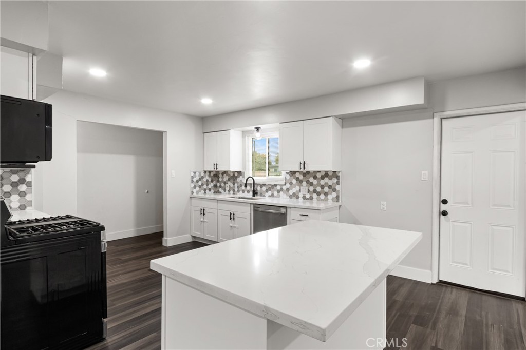 2618 Hoover Court Property Photo 6