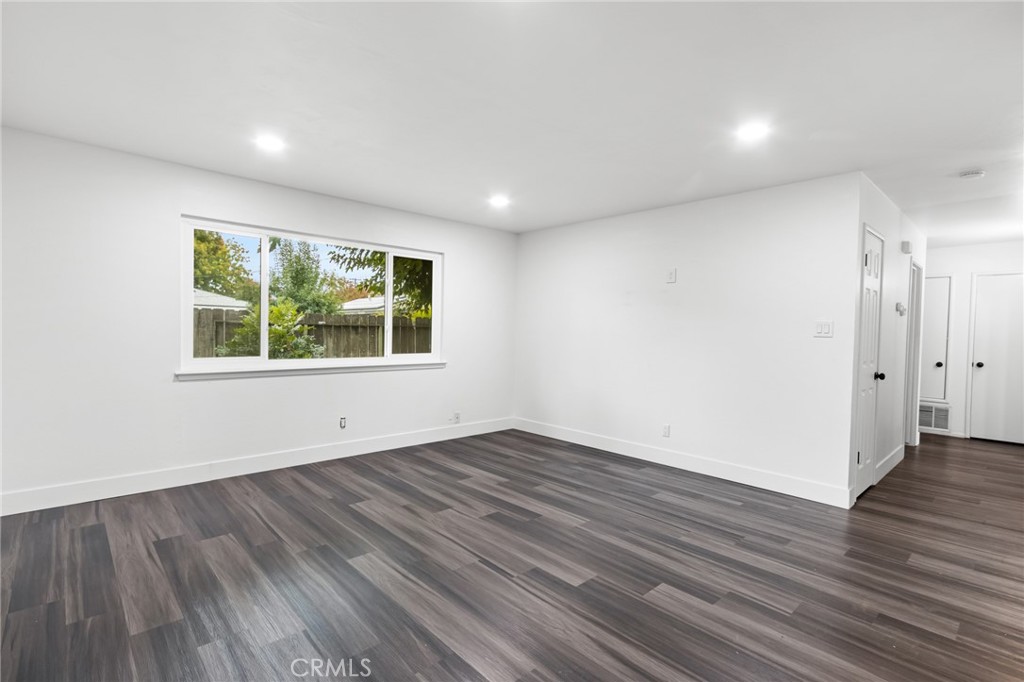 2618 Hoover Court Property Photo 8