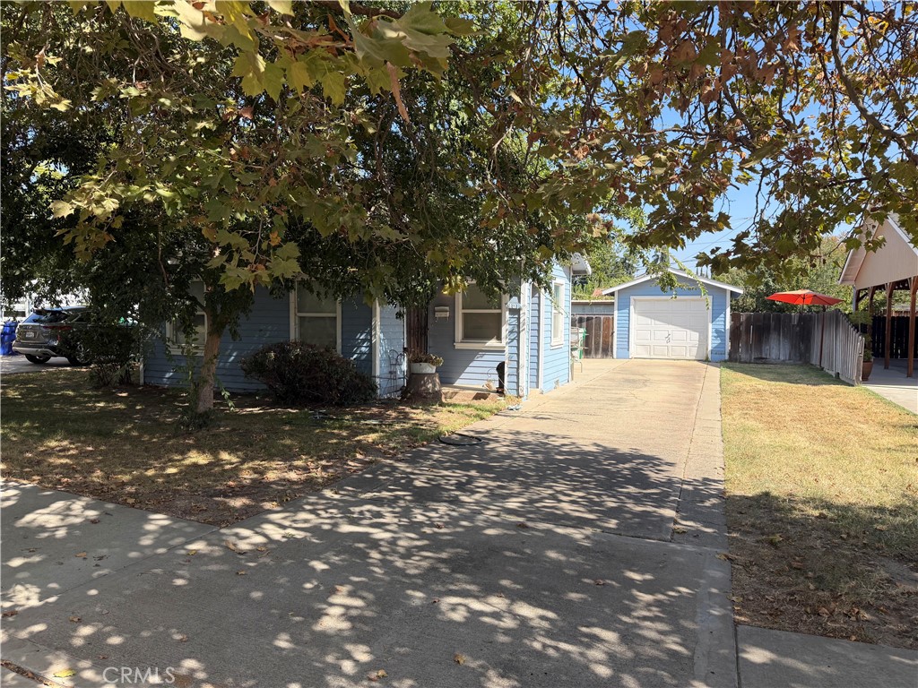 901 Elm Avenue Property Photo 1