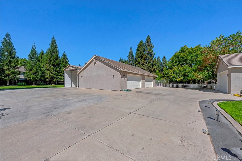 6220 Yorkshire Drive Property Photo 7