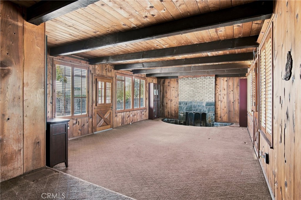 611 E 20th Street Property Photo 16
