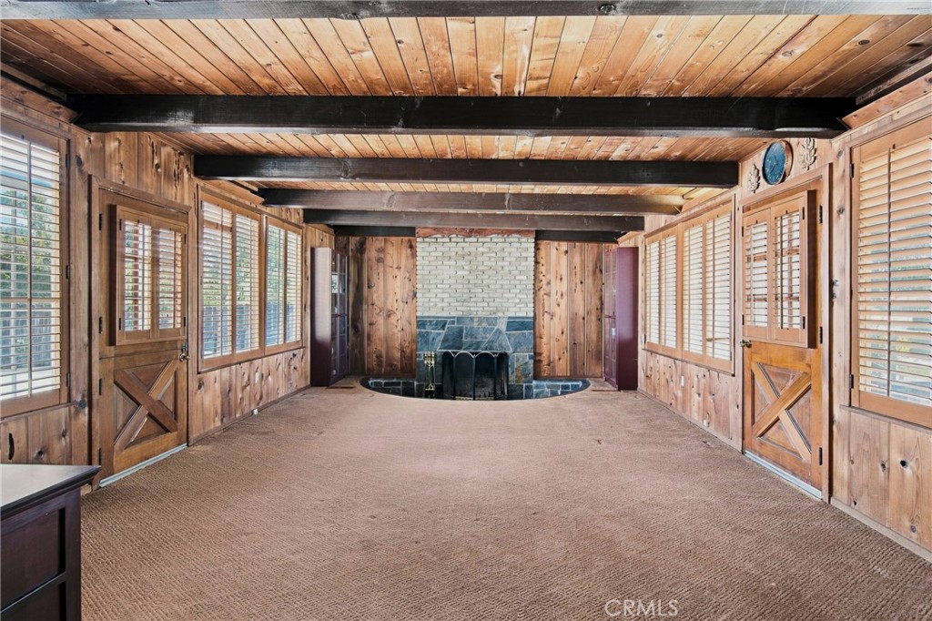 611 E 20th Street Property Photo 17