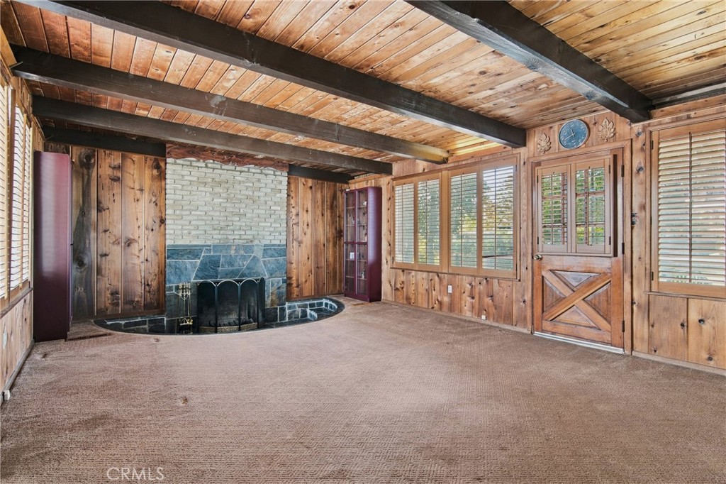 611 E 20th Street Property Photo 18