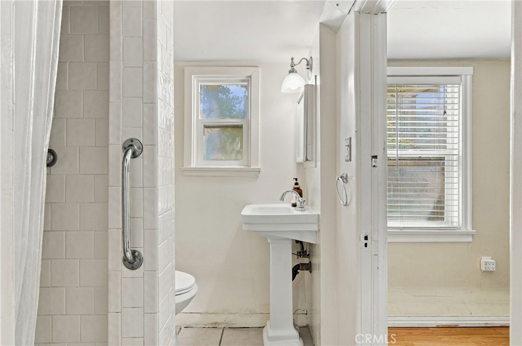 611 E 20th Street Property Photo 29