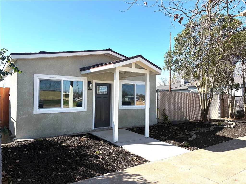 3883 Santa Fe Property Photo 2