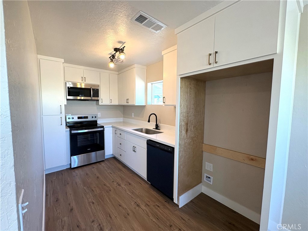 3883 Santa Fe Property Photo 6
