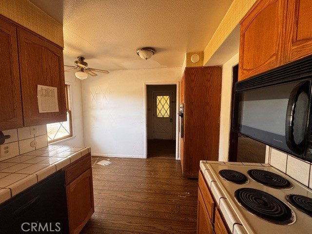 2121 Almondwood Property Photo 4