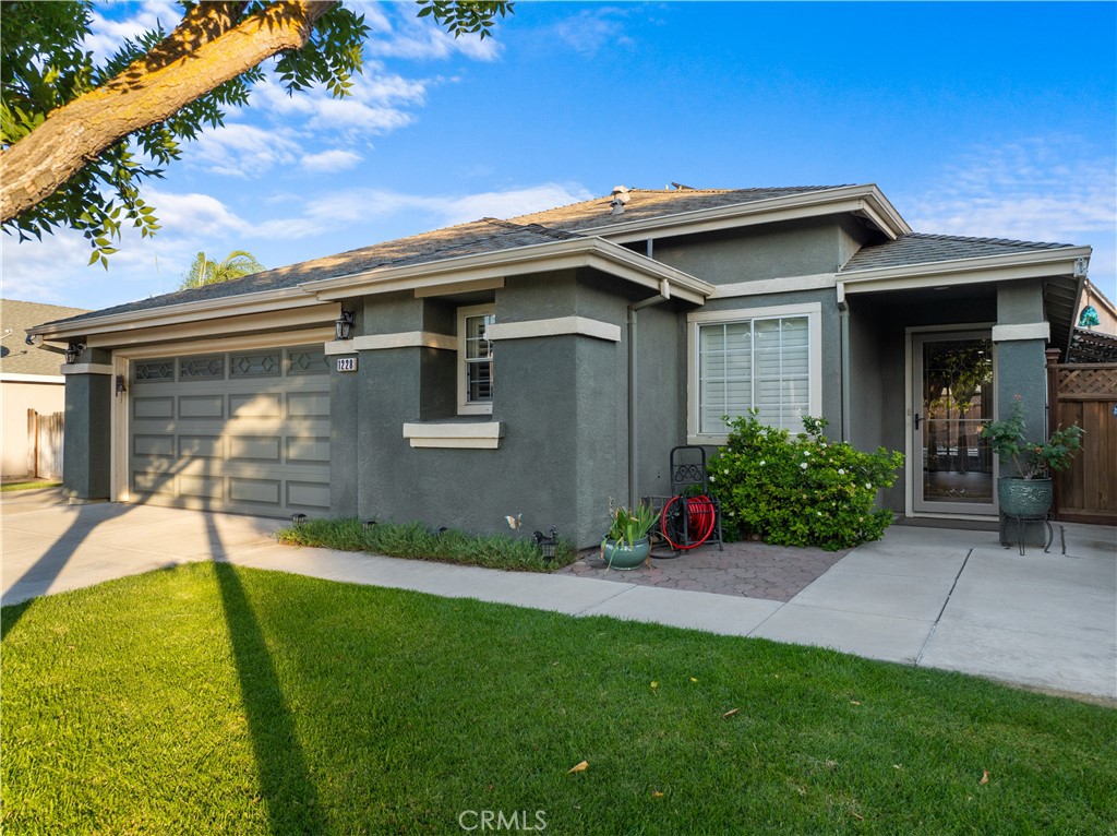 1228 Kingfisher Drive Property Photo 1