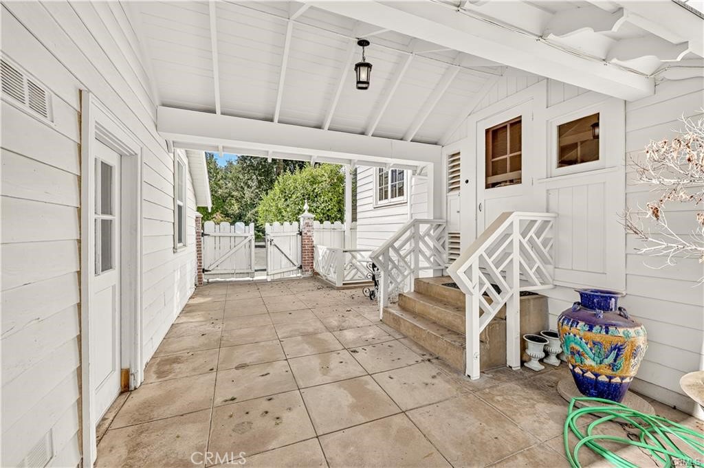 575 Bear Creek Dr Property Photo 4