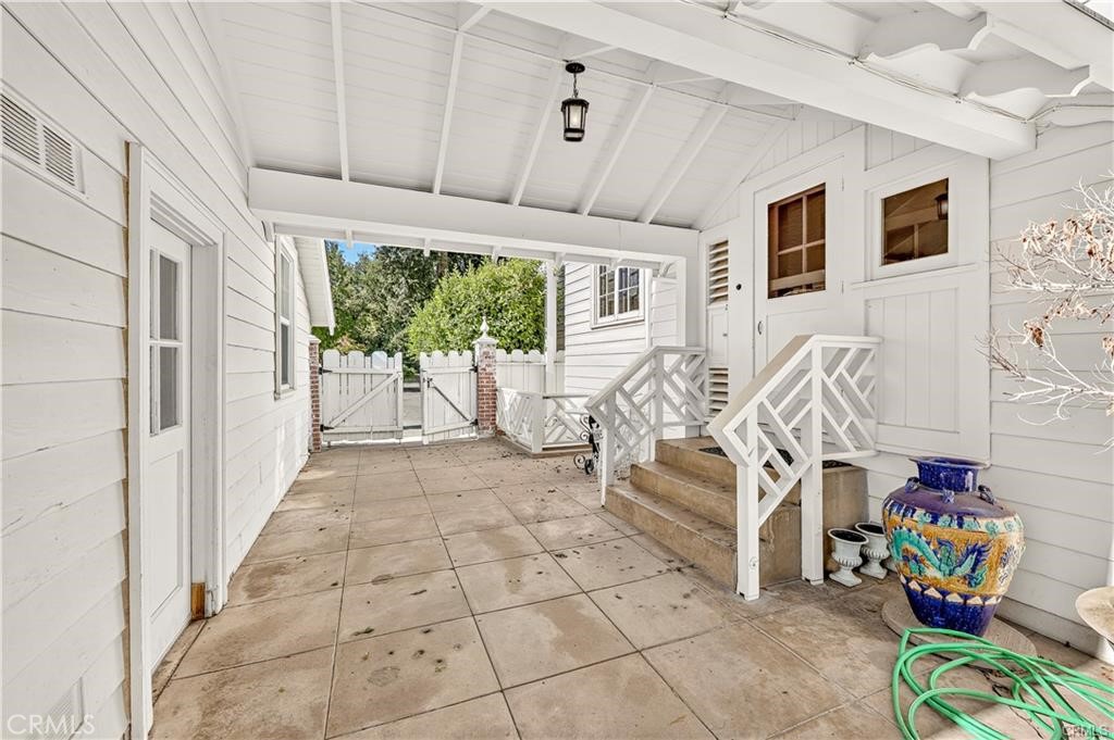 575 Bear Creek Dr Property Photo 4