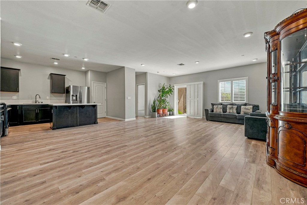 638 Phelps Drive Property Photo 27