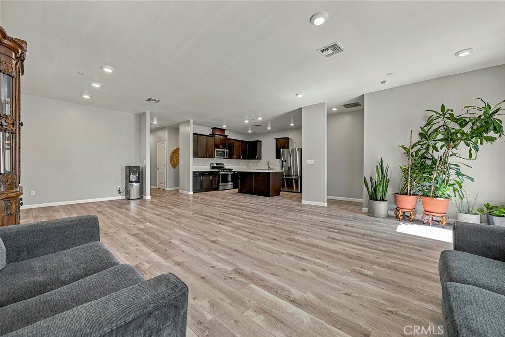 638 Phelps Drive Property Photo 28