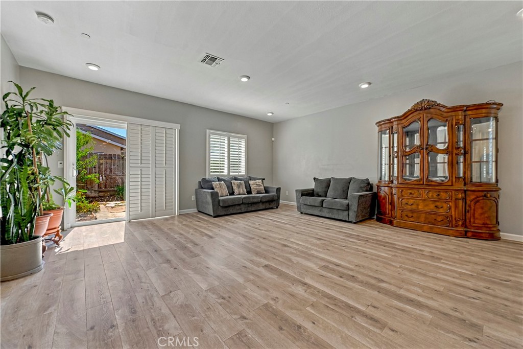 638 Phelps Drive Property Photo 37
