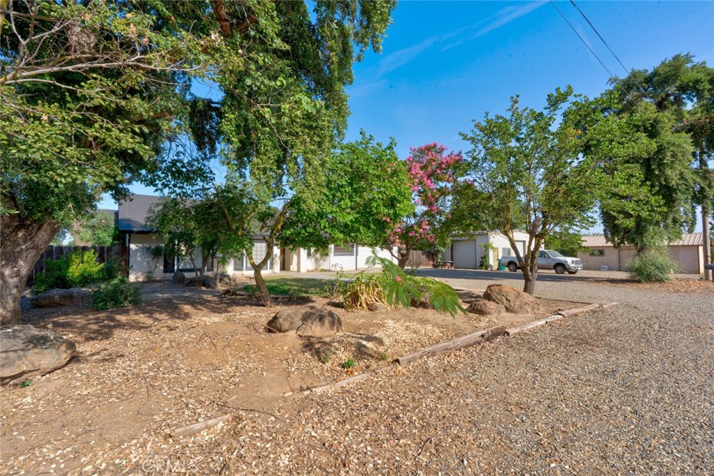 3289 Fresno Property Photo 2