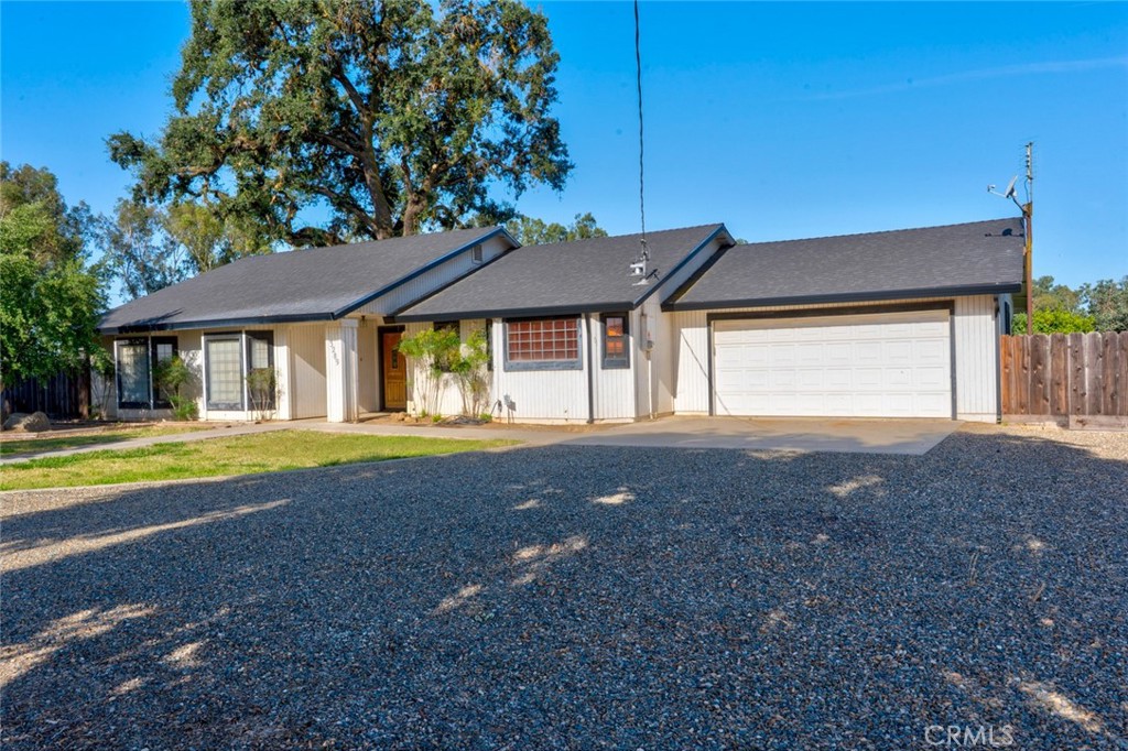3289 Fresno Property Photo 5