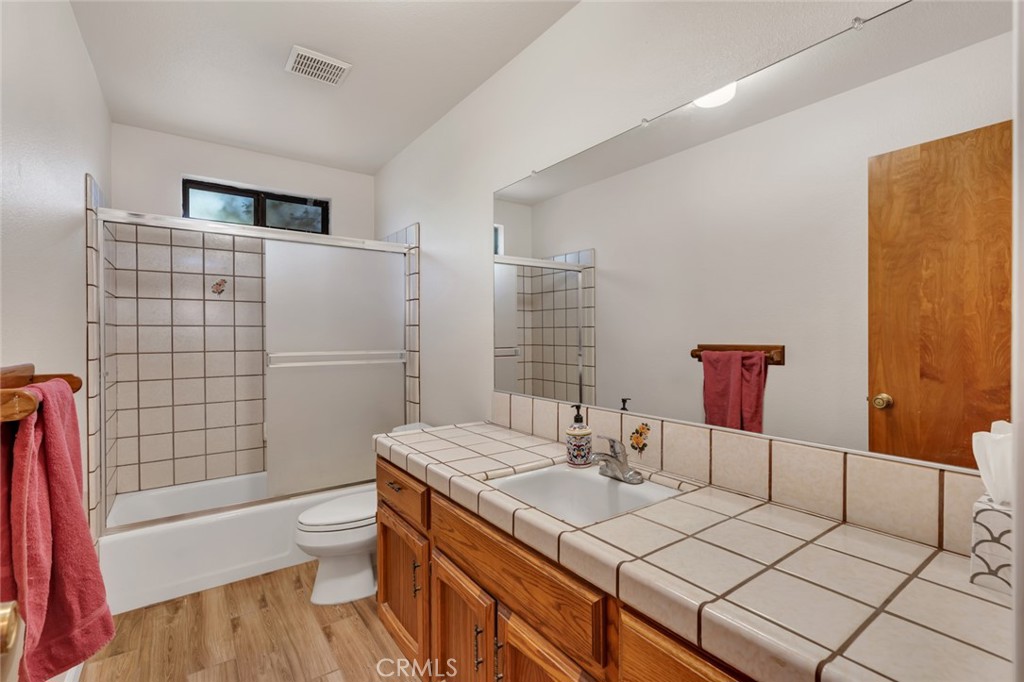 3289 Fresno Property Photo 18