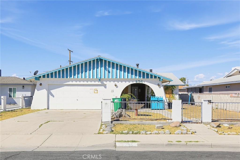 205 S Desert Candles Property Photo 1