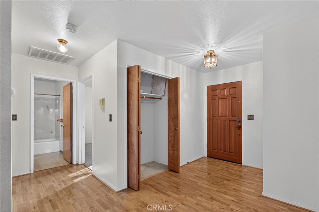 3098 Summit Property Photo 14