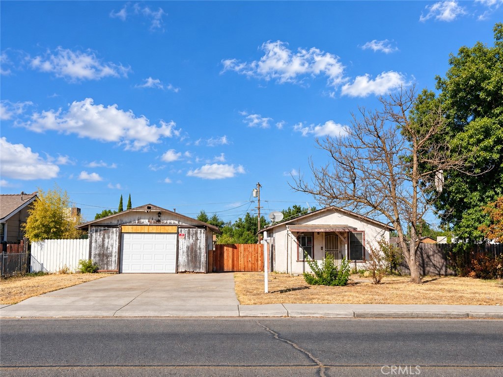2195 Beachwood Drive Property Photo 1