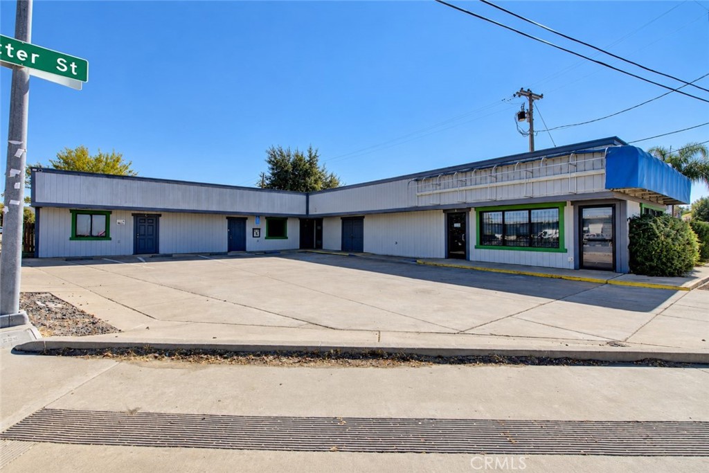 9215 E Highway 140 Property Photo 1