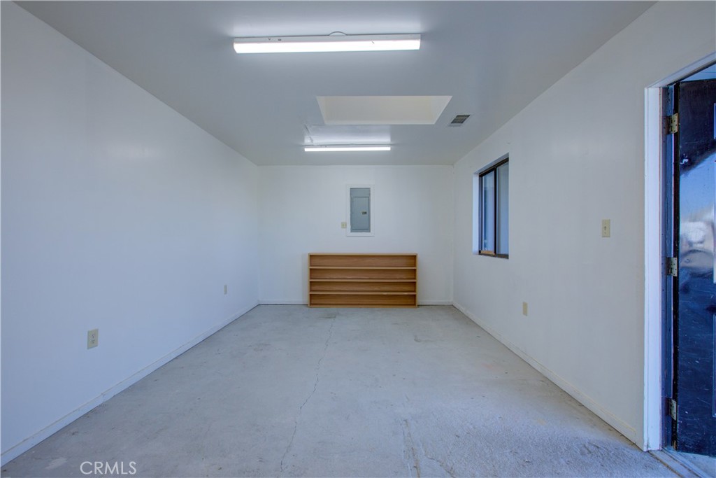 9215 E Highway 140 Property Photo 8