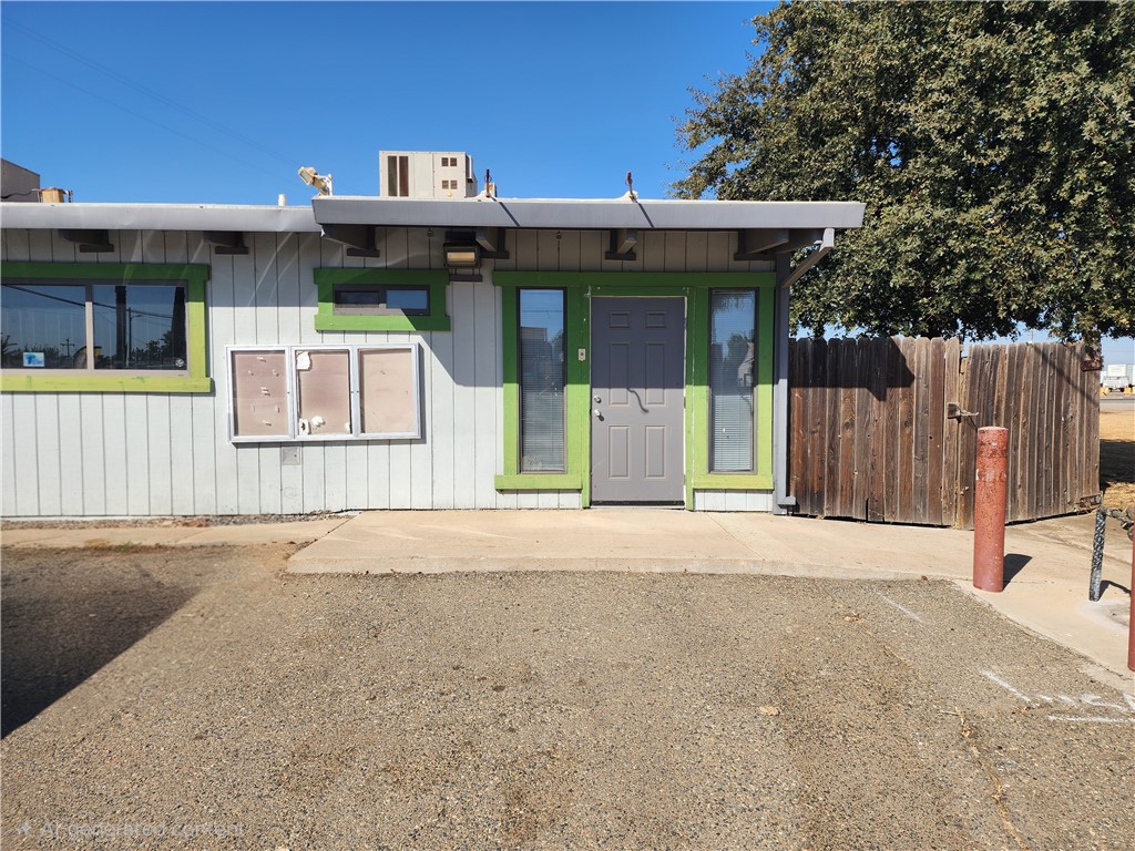 9215 E Highway 140 Property Photo 10