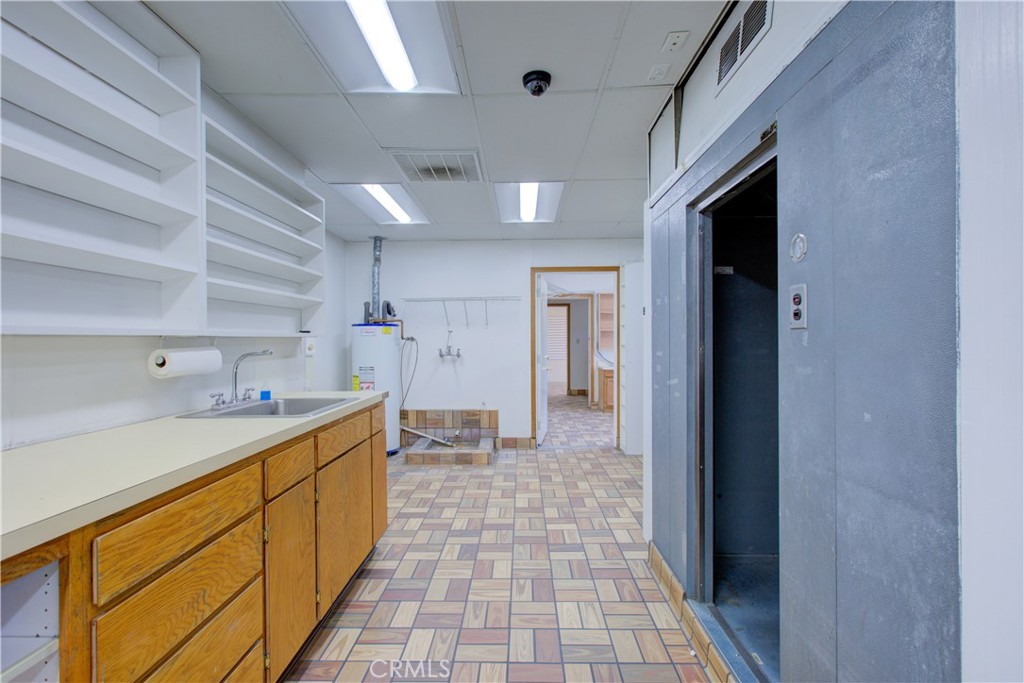 9215 E Highway 140 Property Photo 20