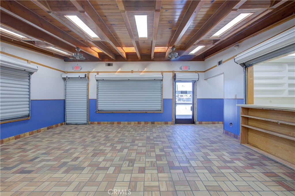9215 E Highway 140 Property Photo 24