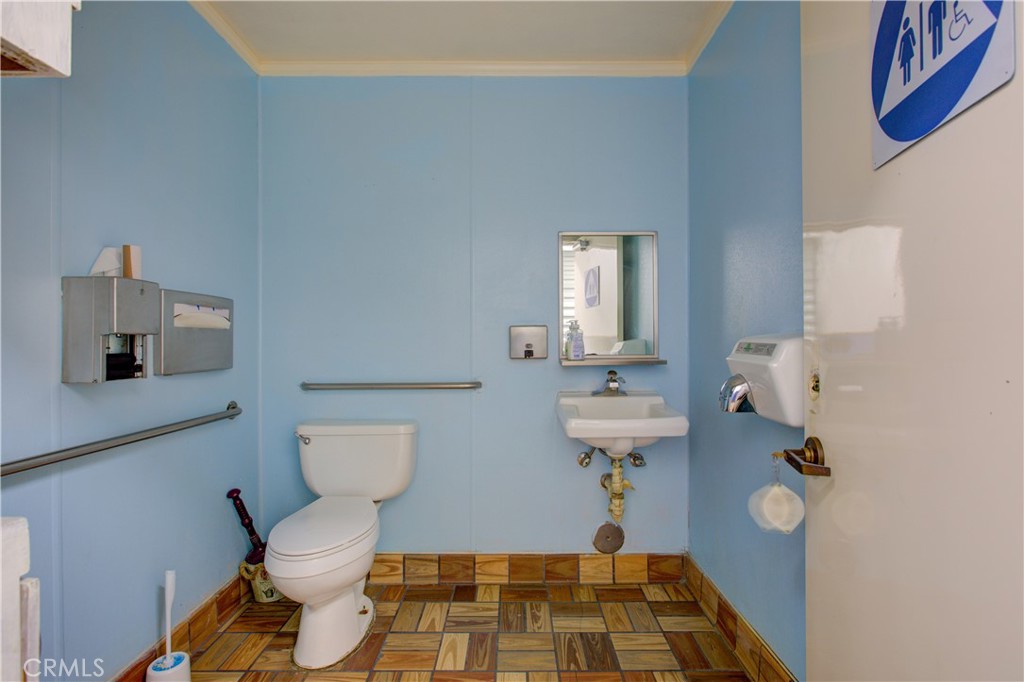 9215 E Highway 140 Property Photo 27