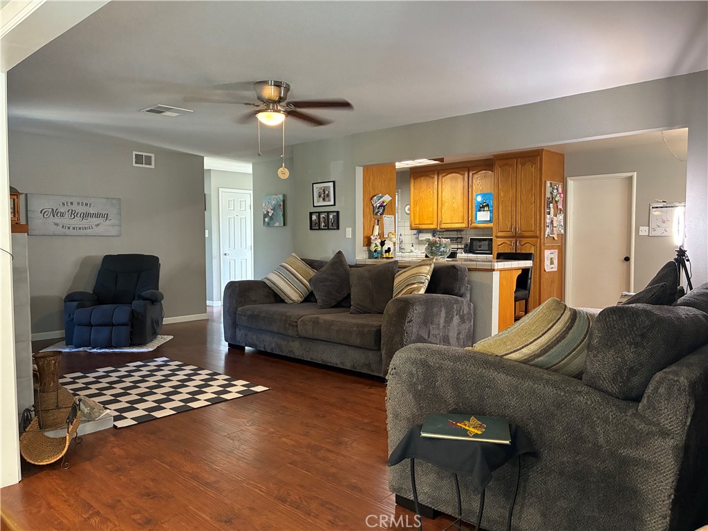 619 Glen Court Property Photo 3