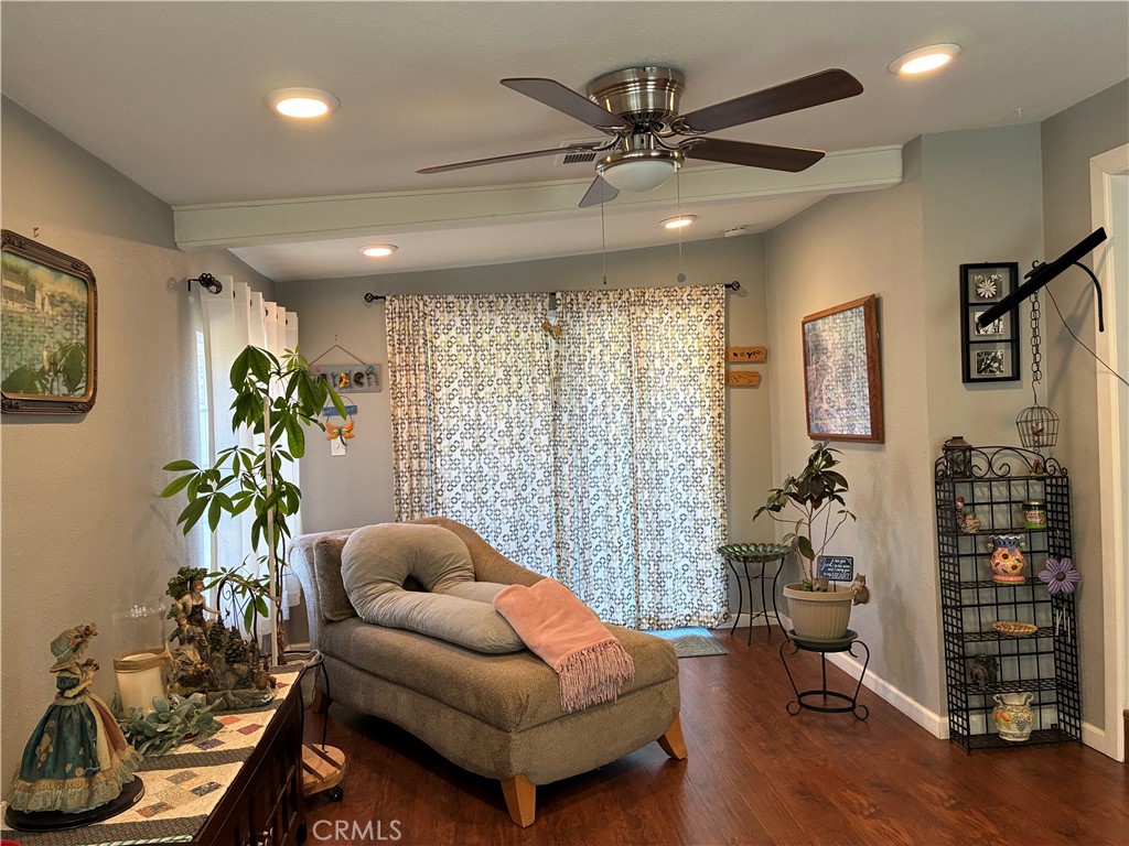 619 Glen Court Property Photo 4