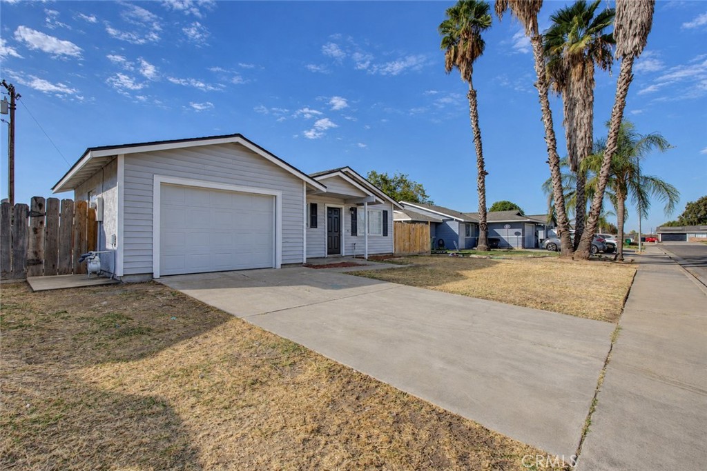 2425 Apache Street Property Photo 2