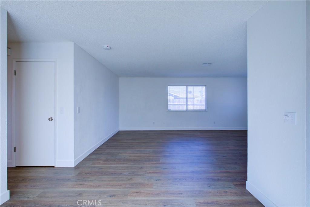 2425 Apache Street Property Photo 6