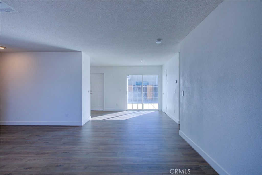 2425 Apache Street Property Photo 10