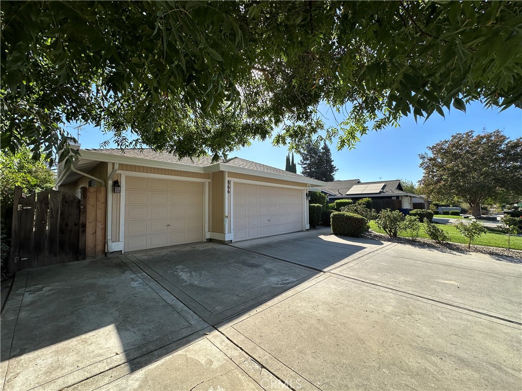 866 Villanova Court Property Photo 3