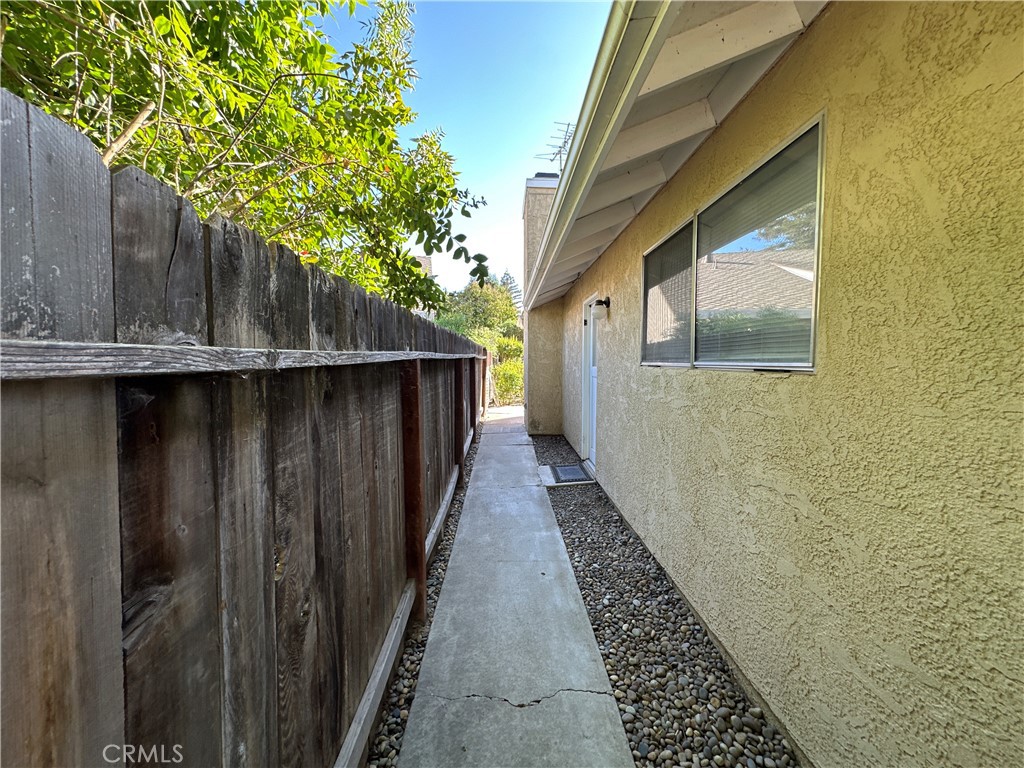 866 Villanova Court Property Photo 8