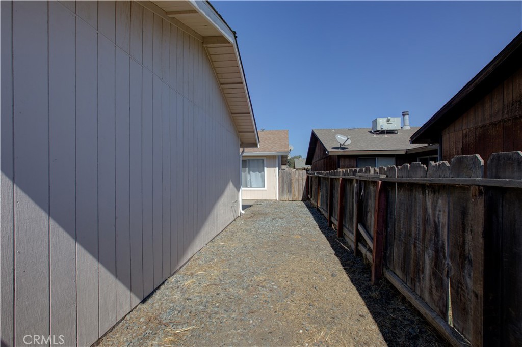 1342 Frankfort Court Property Photo 23