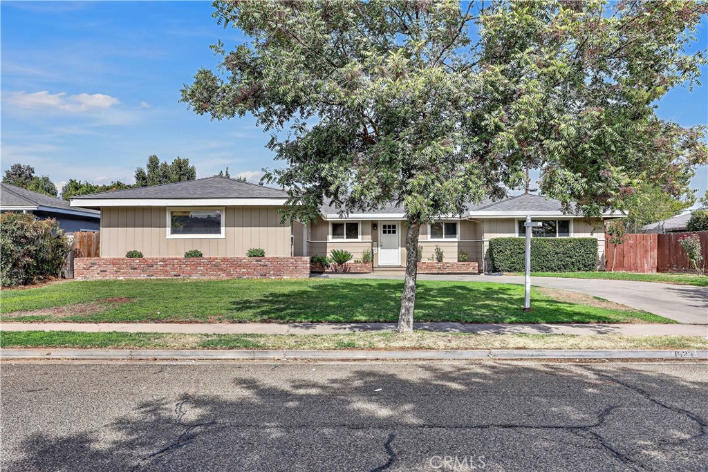 1523 Tamarack Avenue Property Photo 1