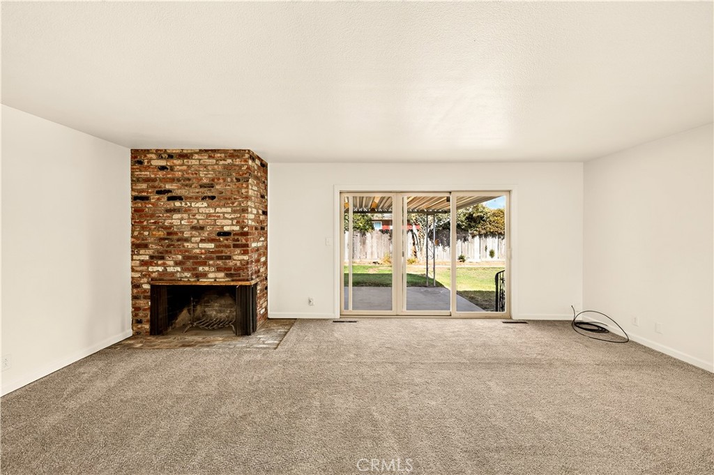 1523 Tamarack Avenue Property Photo 3