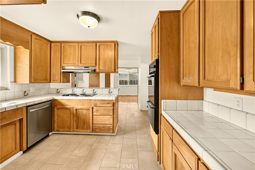 1523 Tamarack Avenue Property Photo 10