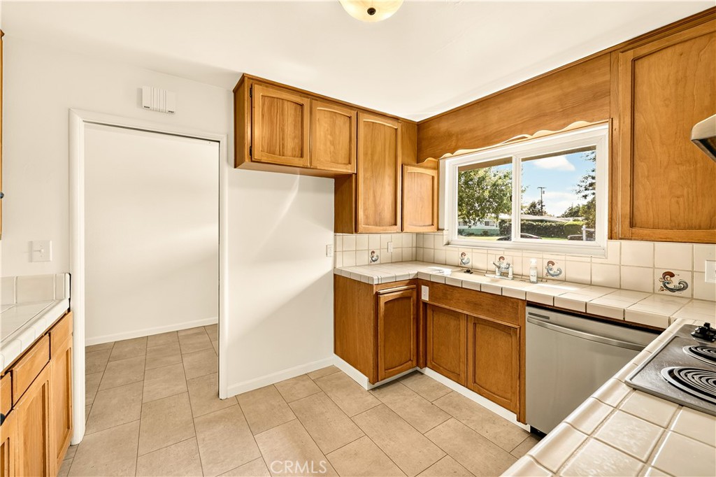 1523 Tamarack Avenue Property Photo 11
