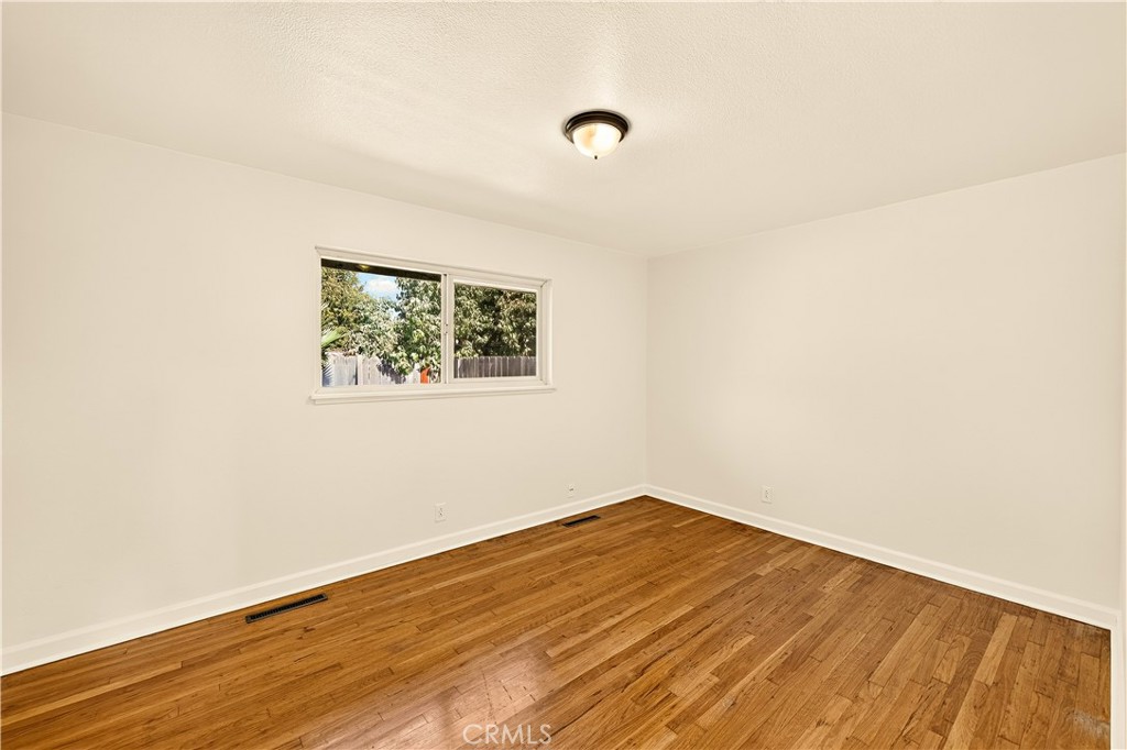 1523 Tamarack Avenue Property Photo 23