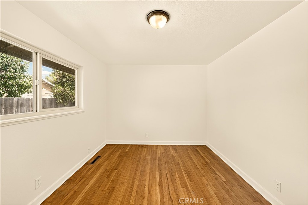 1523 Tamarack Avenue Property Photo 24