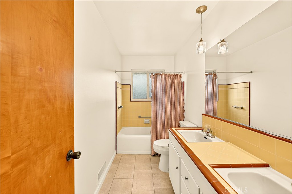 1523 Tamarack Avenue Property Photo 28