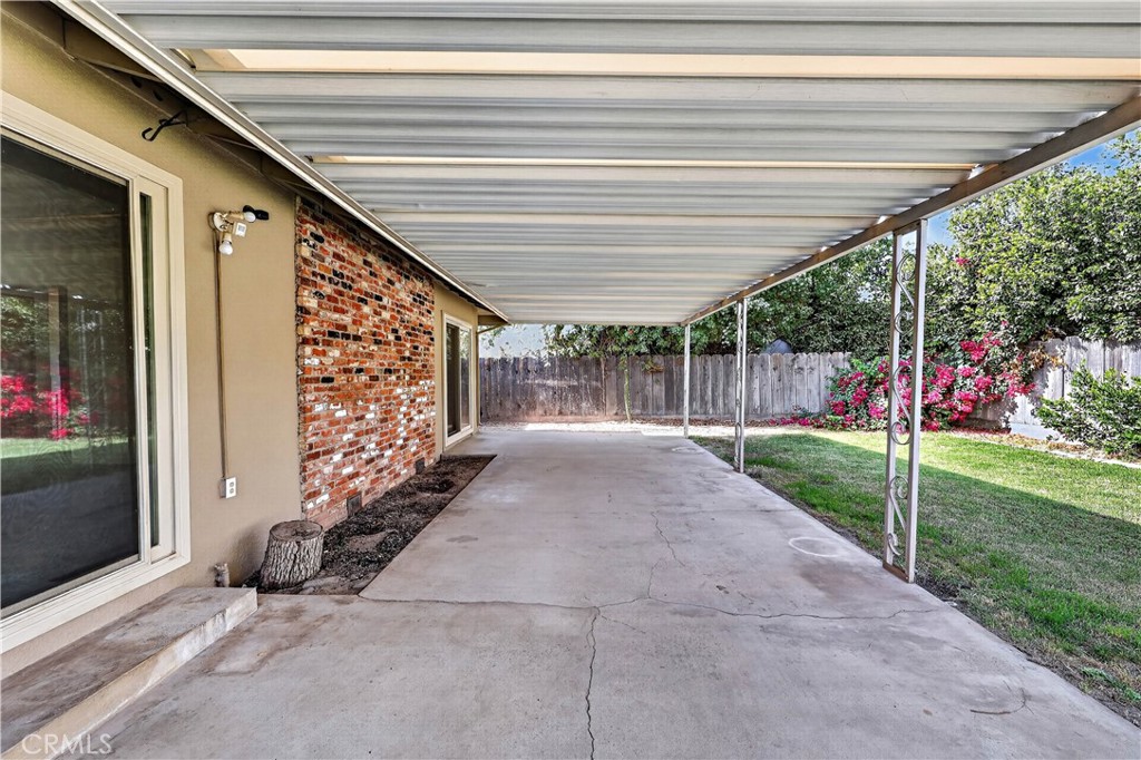 1523 Tamarack Avenue Property Photo 40