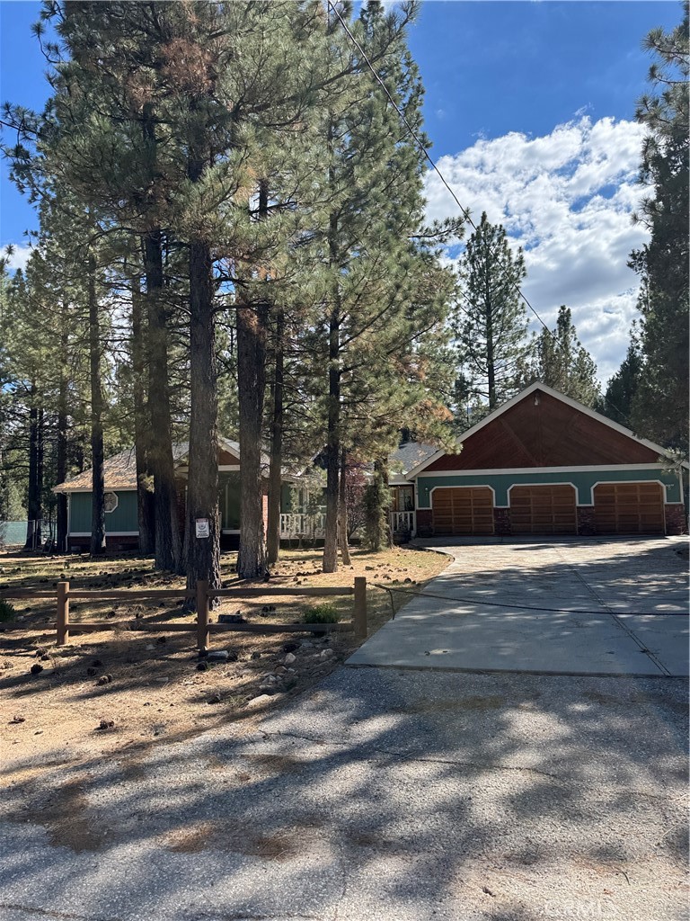 2474 Oak Property Photo 8