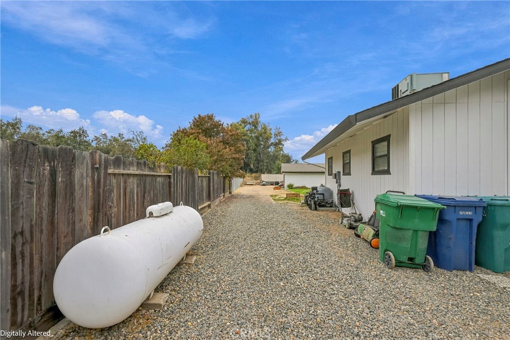 1145 Persimmon Way Property Photo 12