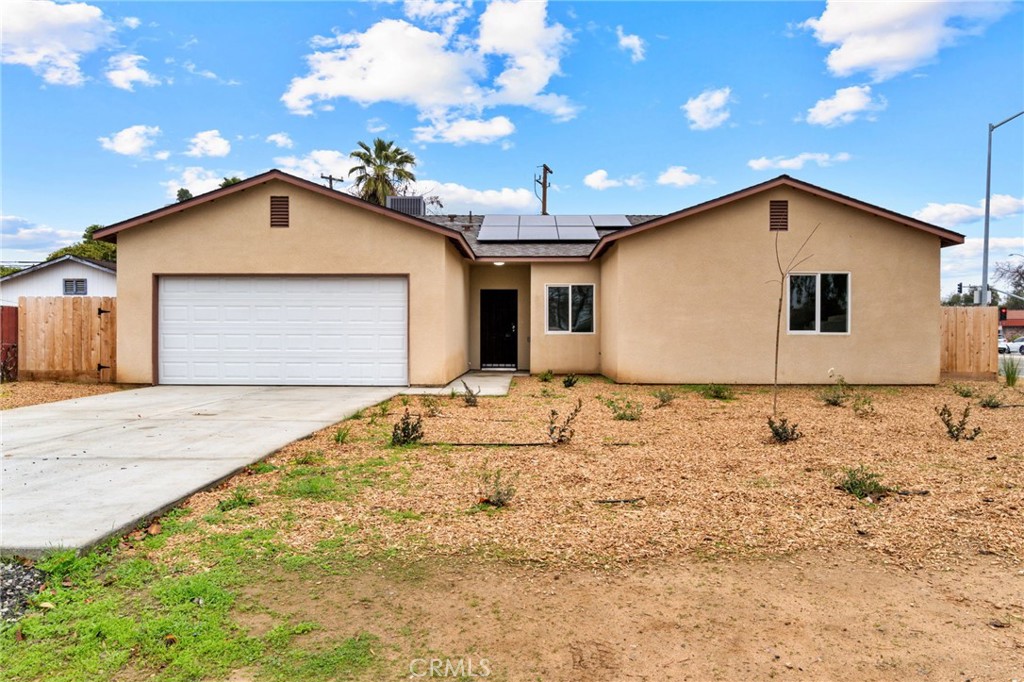 5195 E Madison Avenue Property Photo