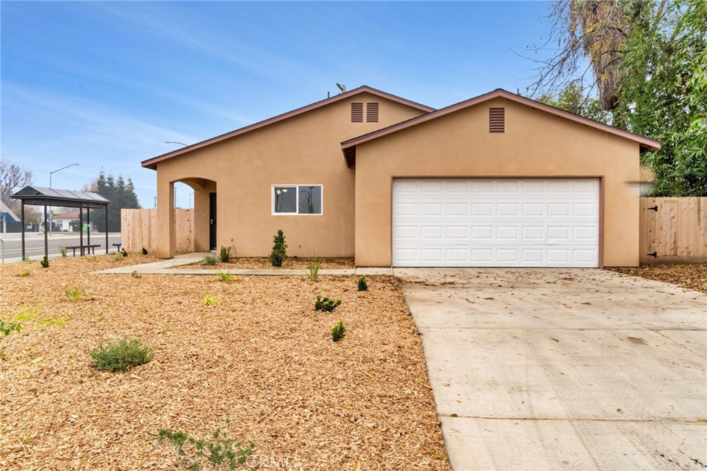 5194 E Belmont Avenue Property Photo